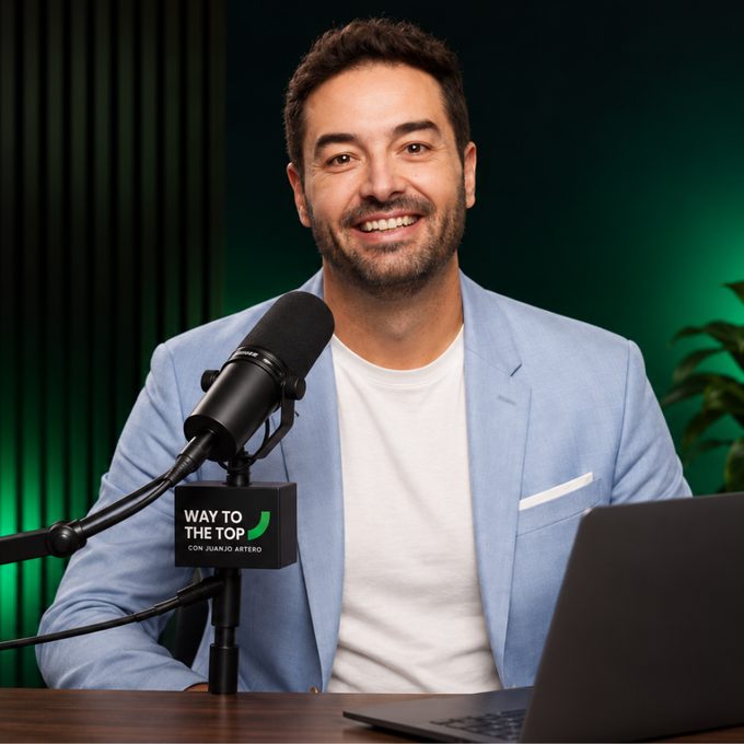 Colaboración de marcas en Way To The Top con Juanjo Artero: exposición de marca, product placement e integraciones, y contenido para tu marca.